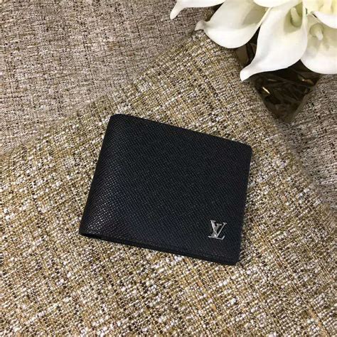 louis vuitton taiga wallet men